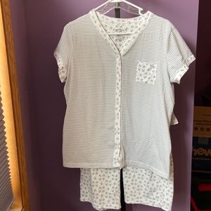 Pajama set grey striped with bumble bees